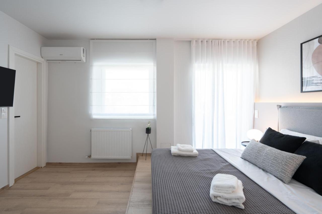 Luxury 4 Bedrooms Apartment Near Flisvos Marina 比雷埃夫斯 外观 照片