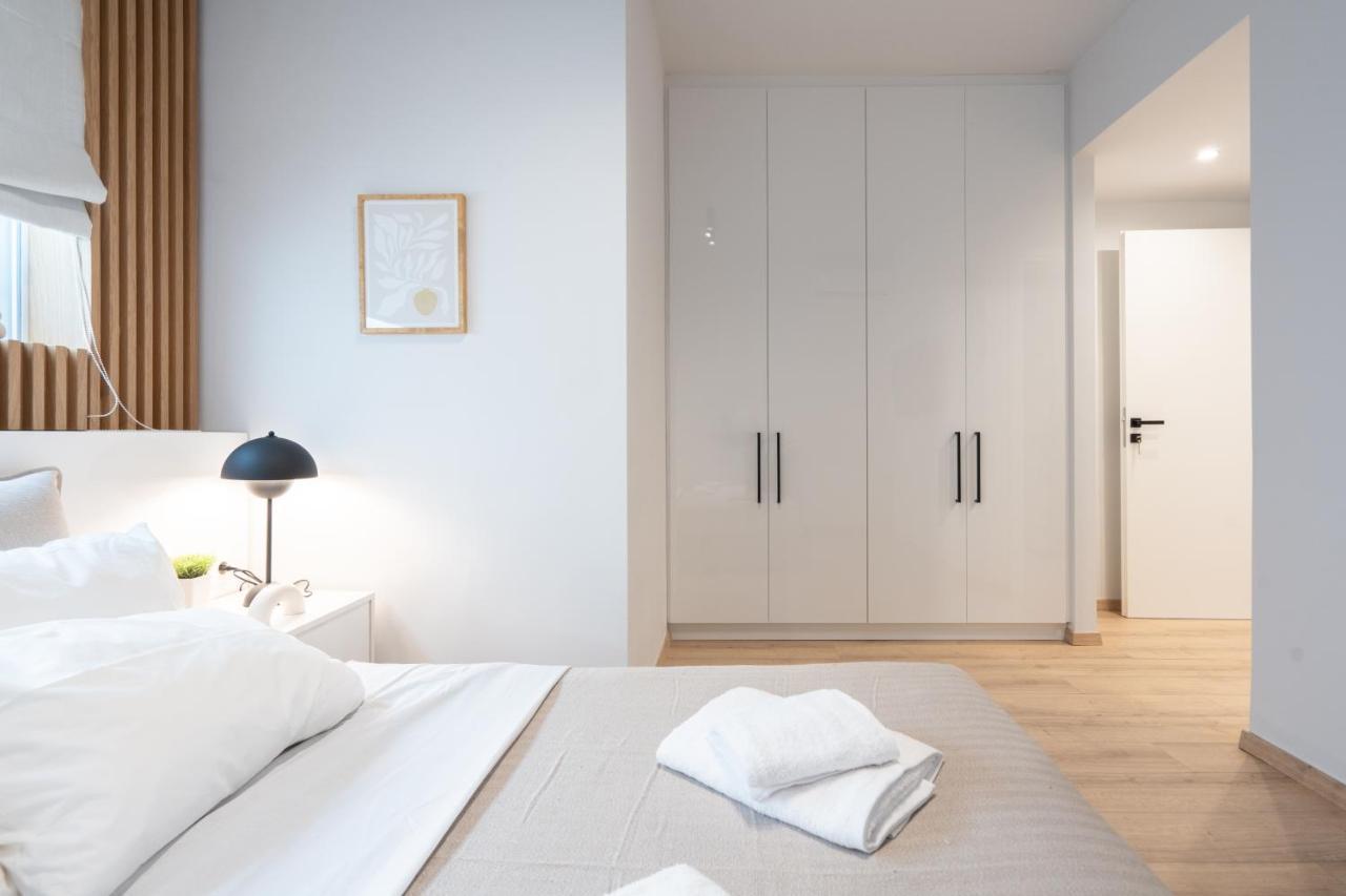 Luxury 4 Bedrooms Apartment Near Flisvos Marina 比雷埃夫斯 外观 照片