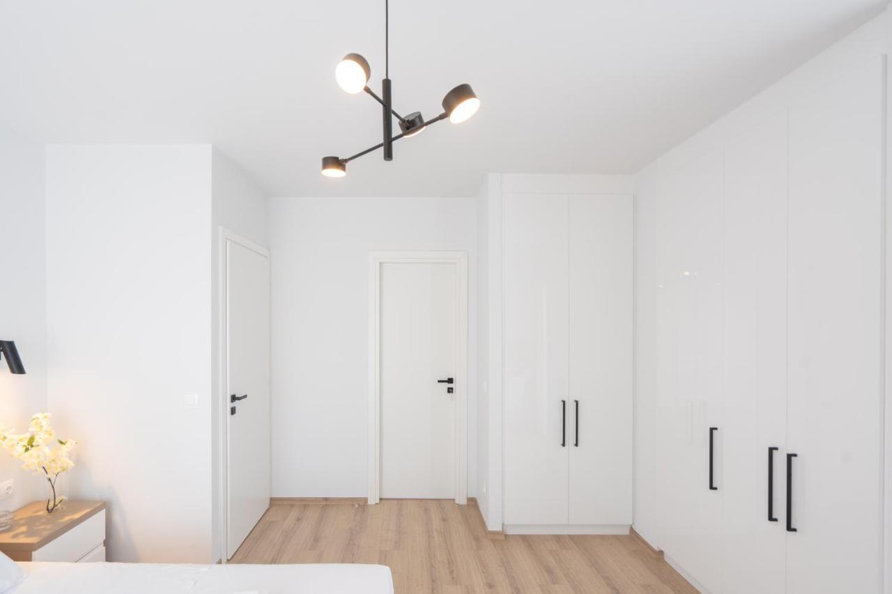Luxury 4 Bedrooms Apartment Near Flisvos Marina 比雷埃夫斯 外观 照片