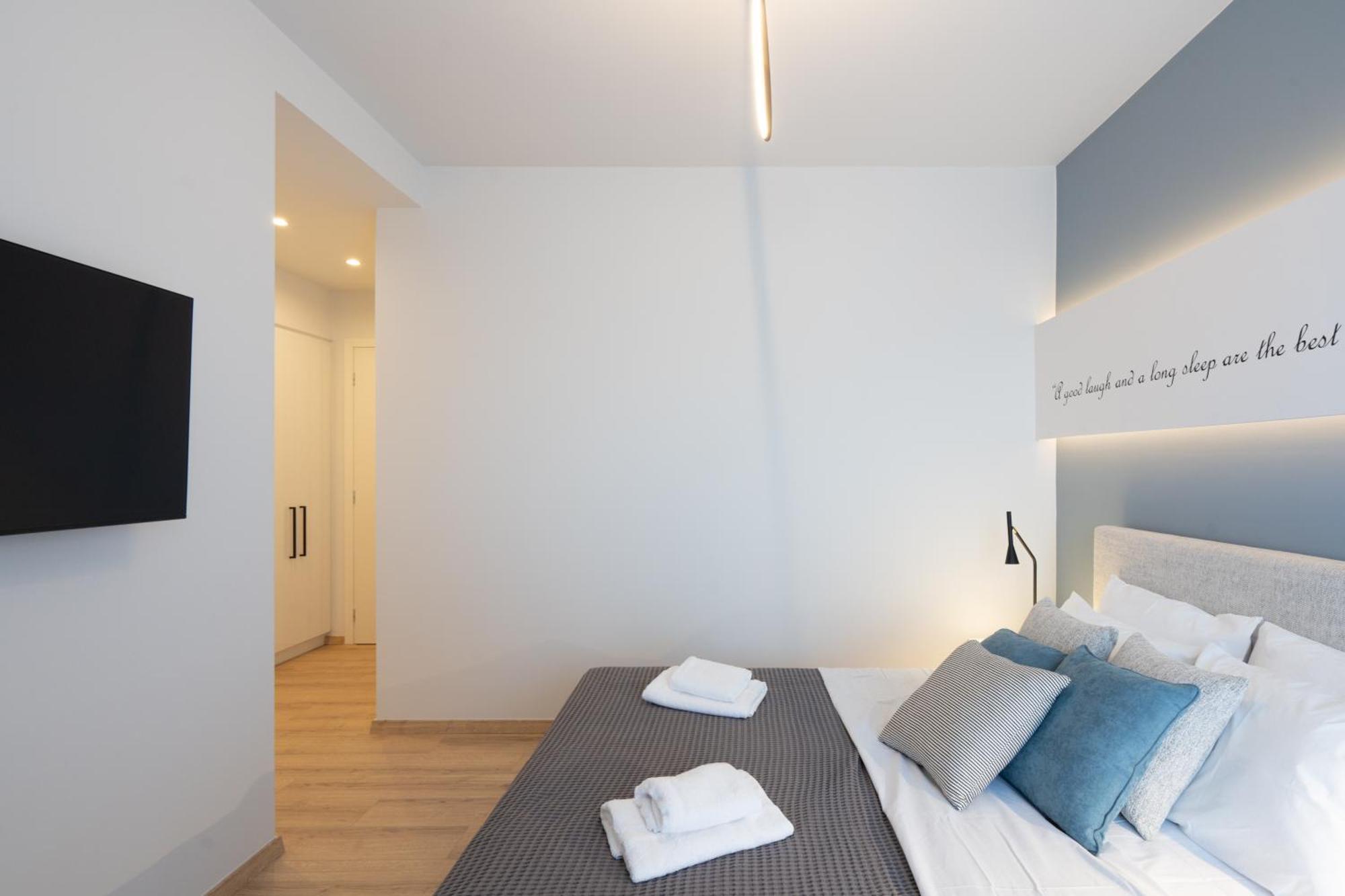 Luxury 4 Bedrooms Apartment Near Flisvos Marina 比雷埃夫斯 外观 照片