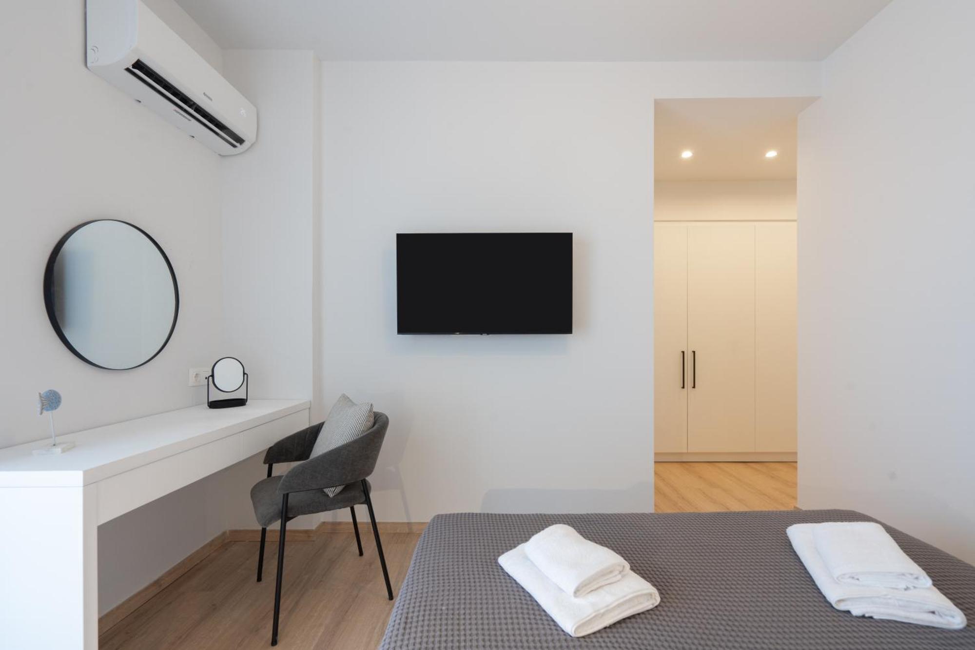 Luxury 4 Bedrooms Apartment Near Flisvos Marina 比雷埃夫斯 外观 照片