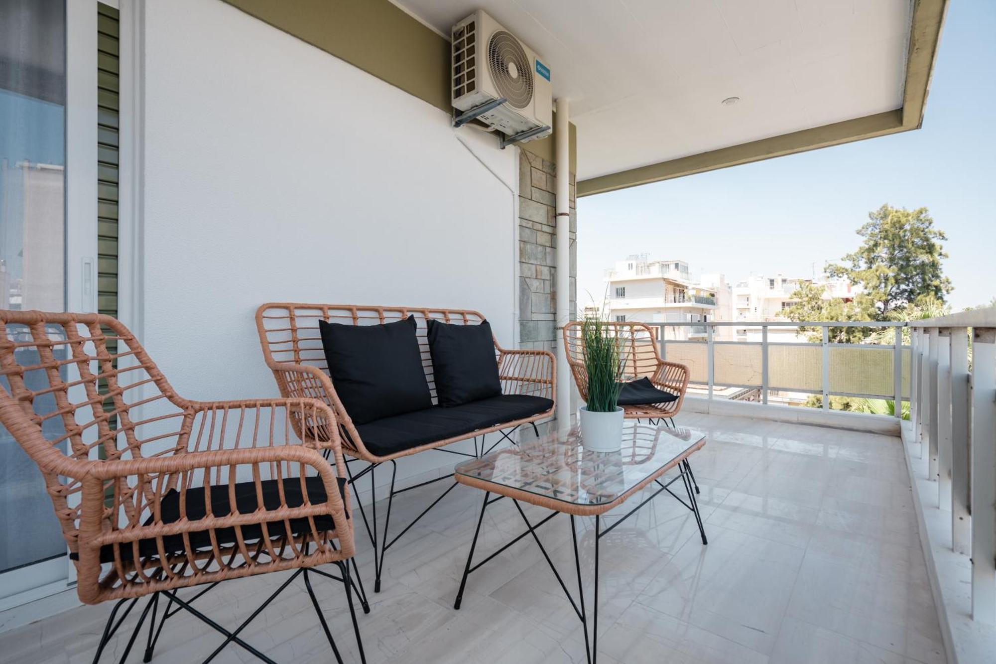 Luxury 4 Bedrooms Apartment Near Flisvos Marina 比雷埃夫斯 外观 照片