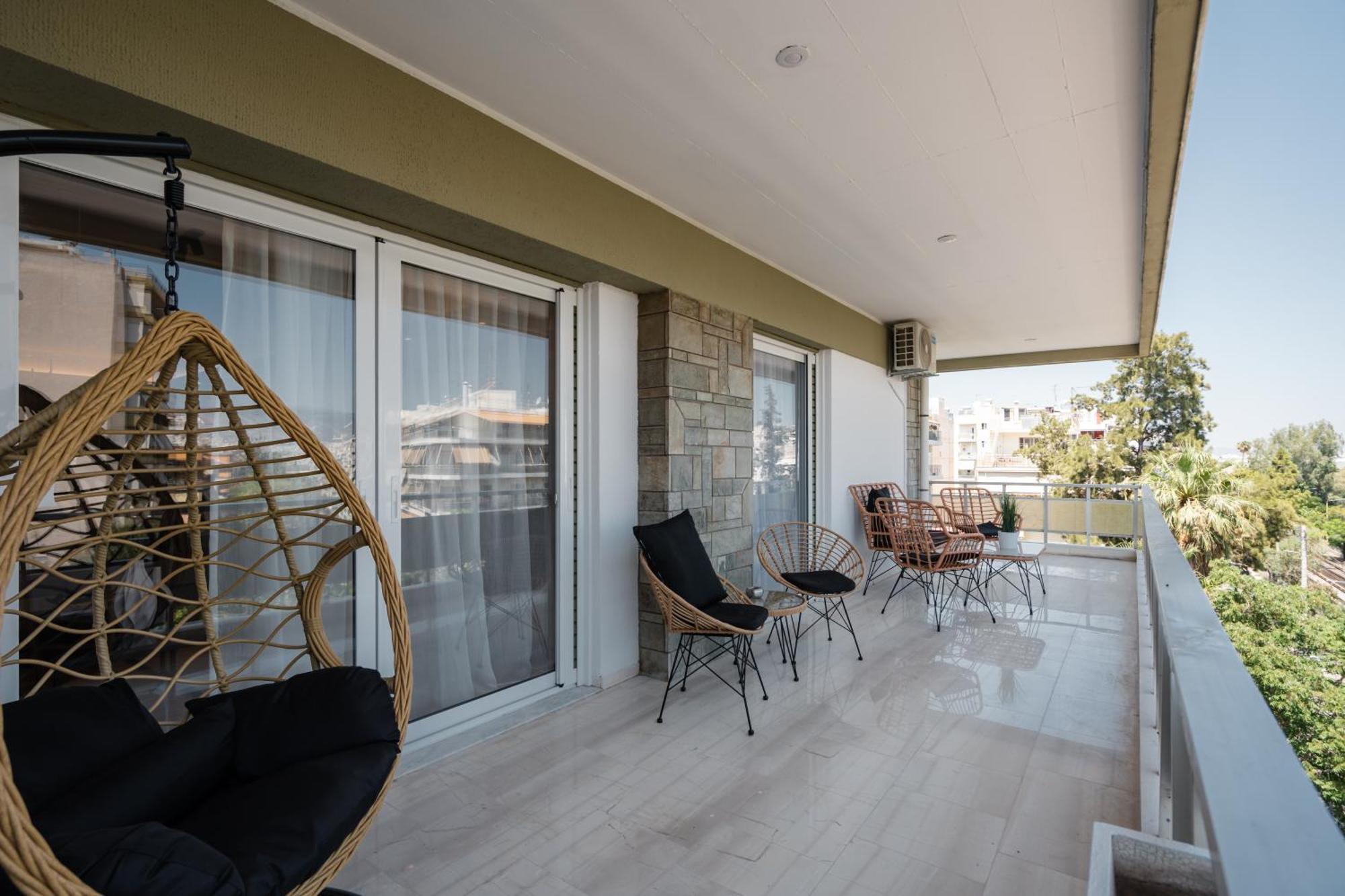 Luxury 4 Bedrooms Apartment Near Flisvos Marina 比雷埃夫斯 外观 照片