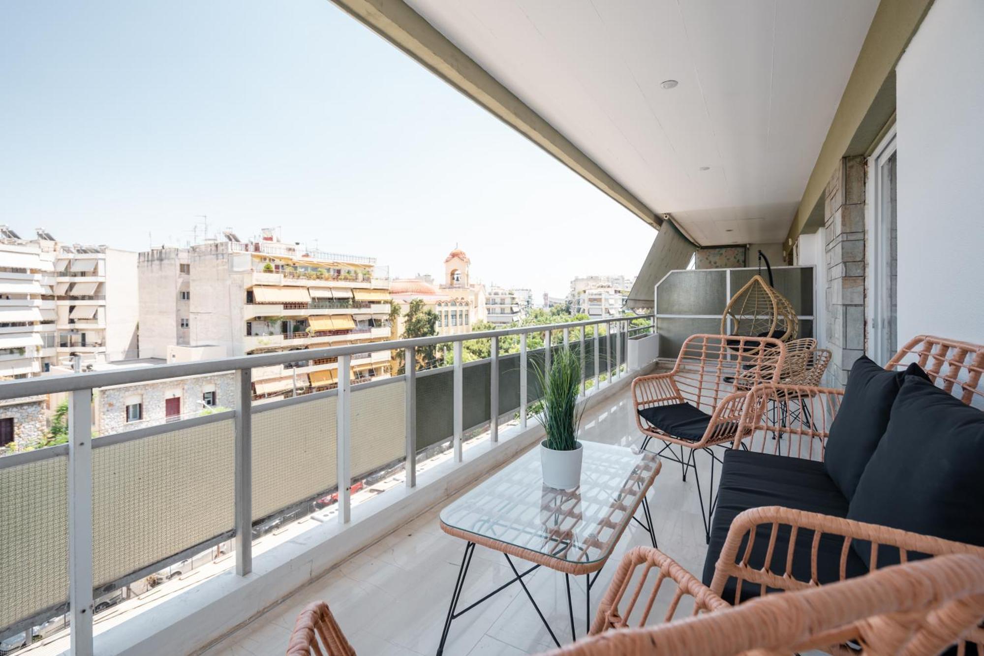 Luxury 4 Bedrooms Apartment Near Flisvos Marina 比雷埃夫斯 外观 照片
