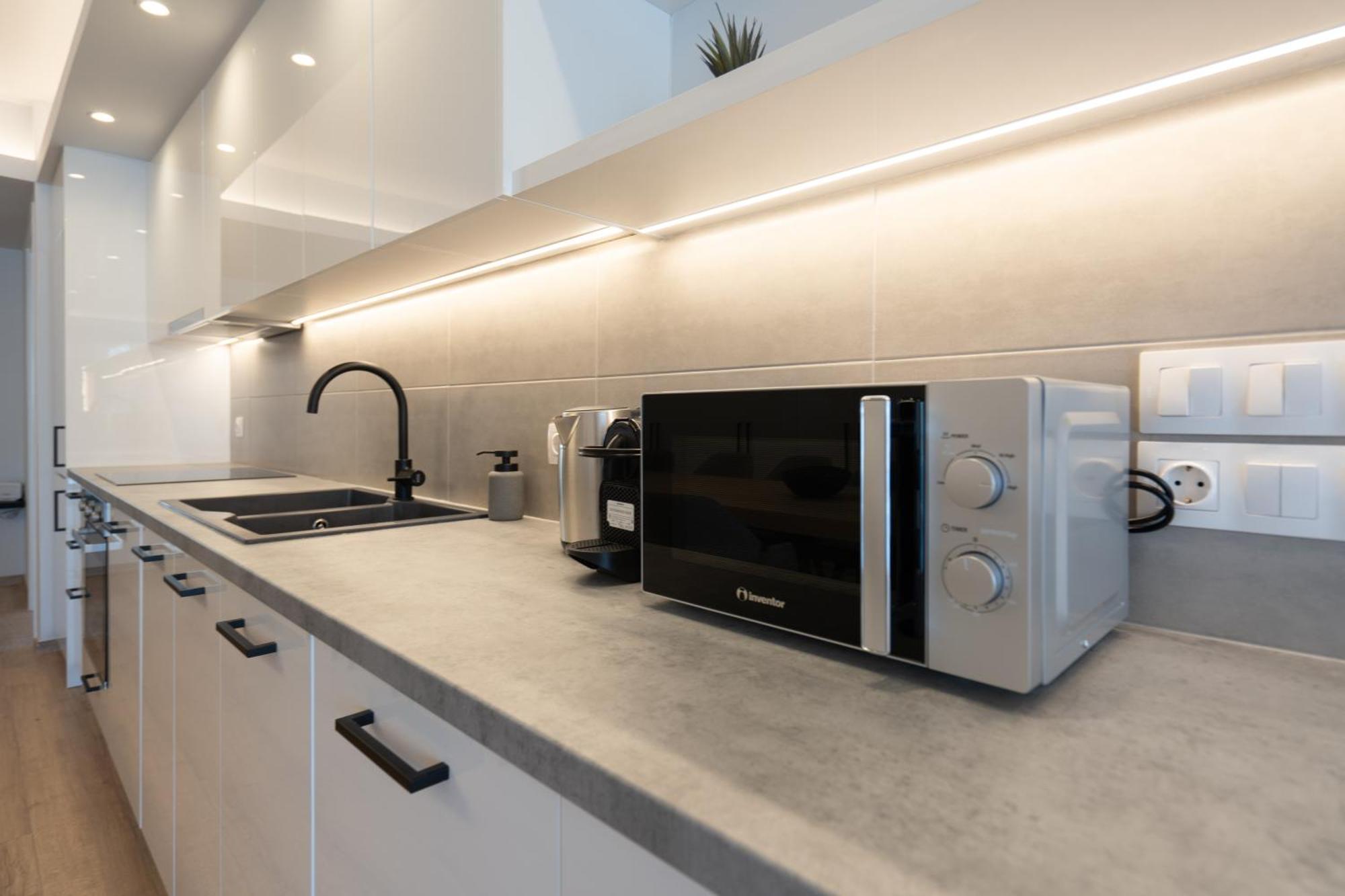 Luxury 4 Bedrooms Apartment Near Flisvos Marina 比雷埃夫斯 外观 照片